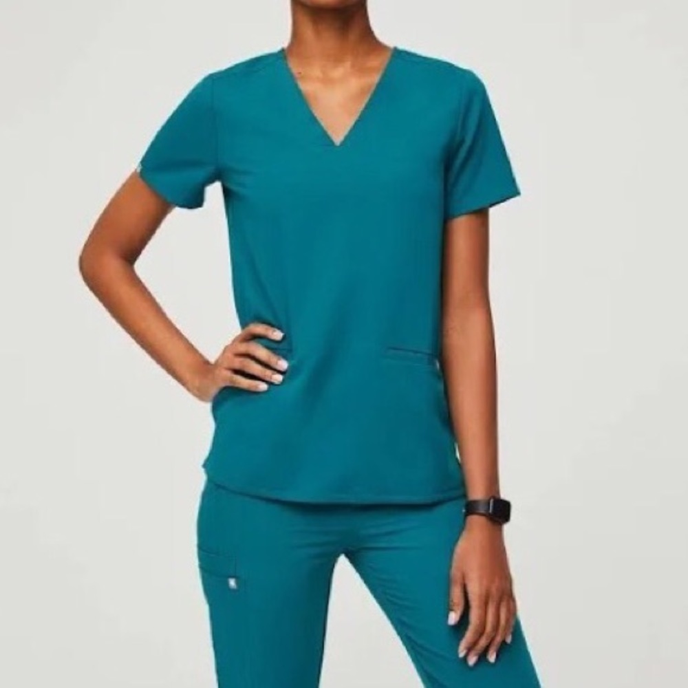 FIGS Pacific Blue Casma 3-pocket Scrub Top